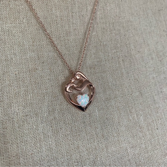 Flyow Fine Jewelry Women’s Loving Mother Child Heart White Opal Necklace - Picture 10 of 13